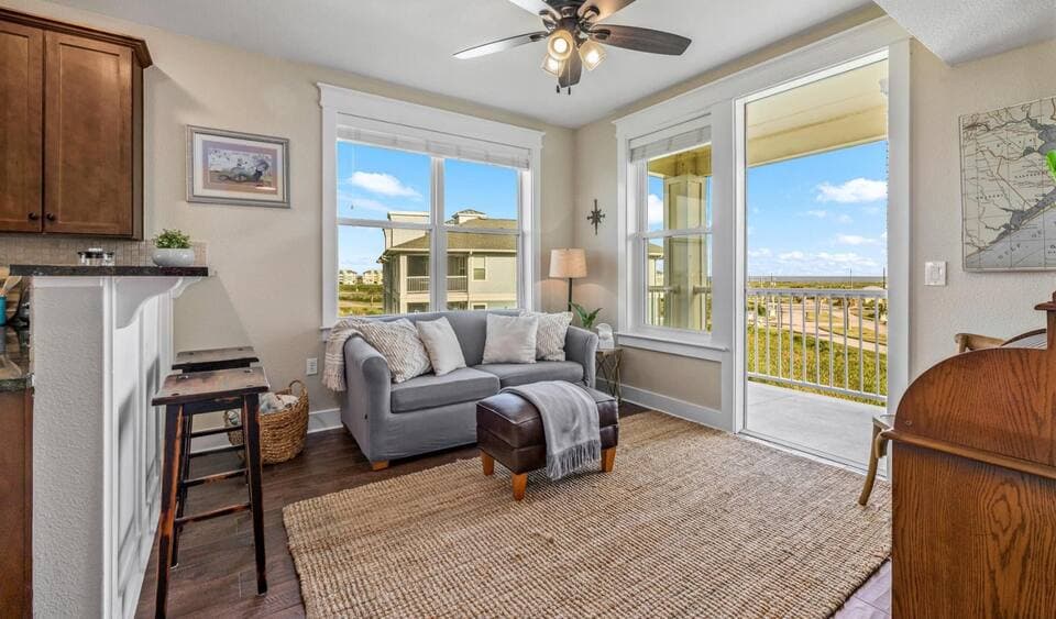 Top-Floor Condo at Pointe West 5