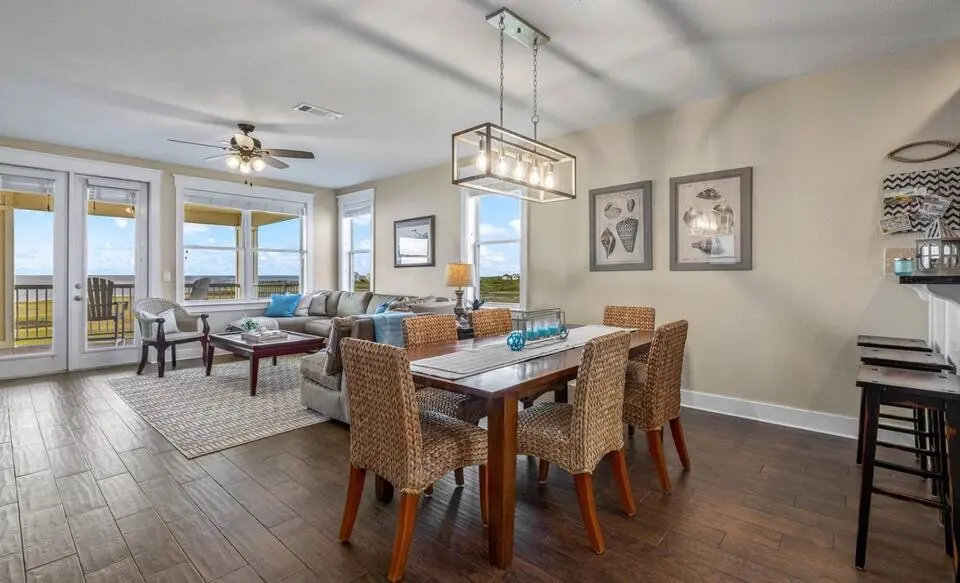 Top-Floor Condo at Pointe West — photo 10