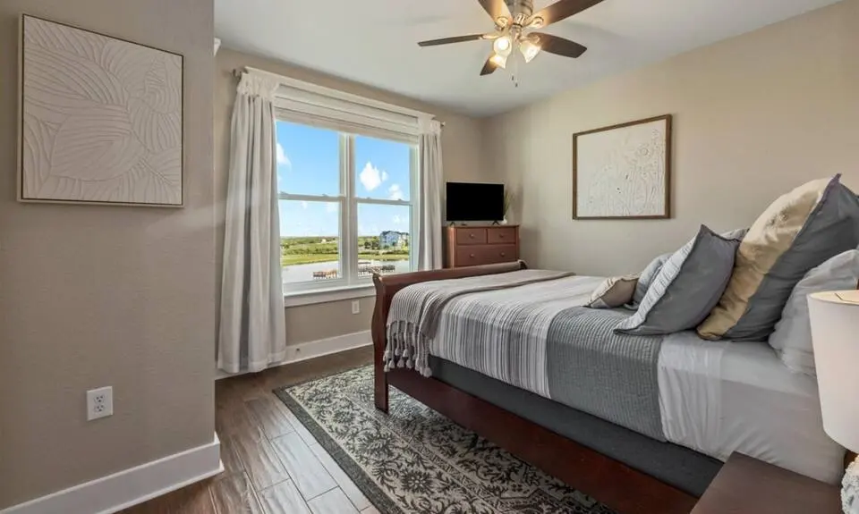 Top-Floor Condo at Pointe West — photo 15