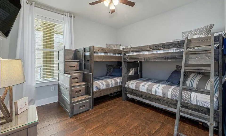 Top-Floor Condo at Pointe West — photo 16