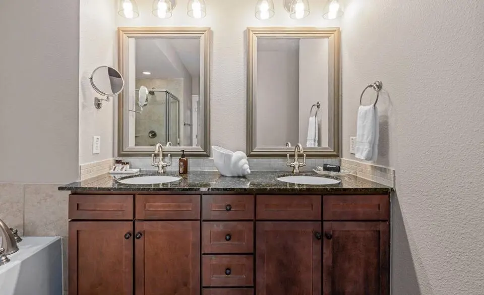 Top-Floor Condo at Pointe West — photo 17