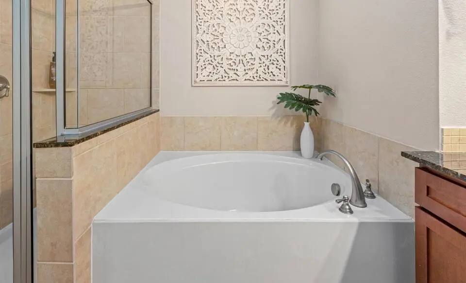 Top-Floor Condo at Pointe West — photo 18