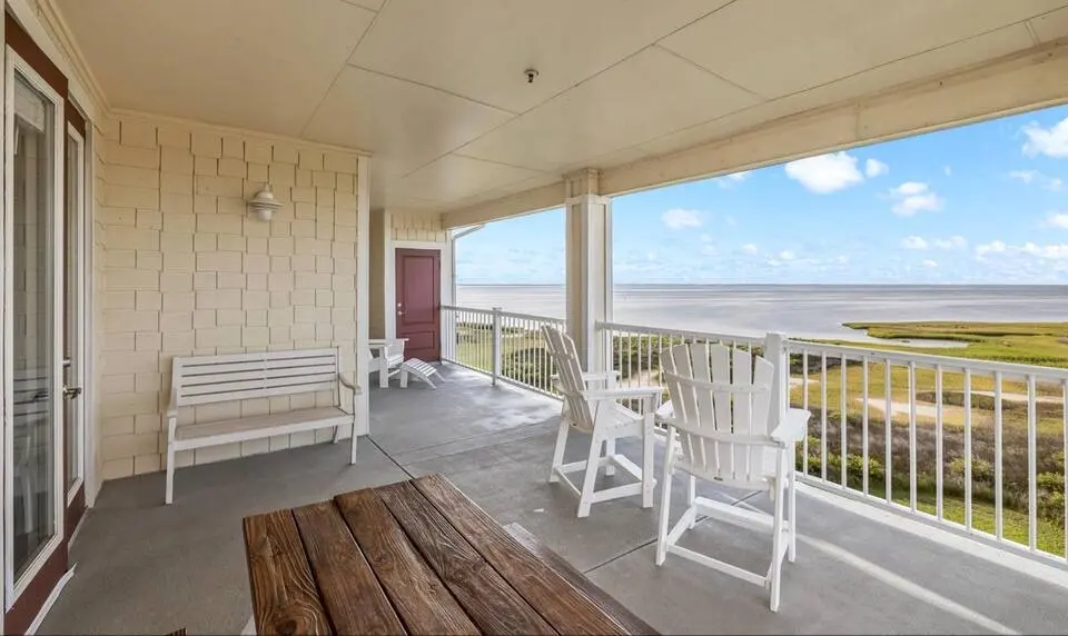 Top-Floor Condo at Pointe West — photo 23