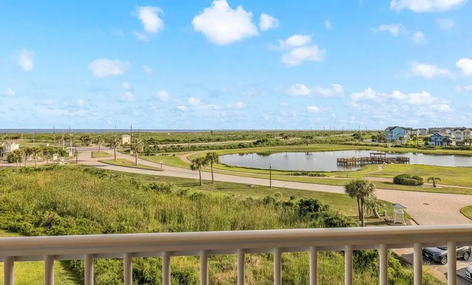 Top-Floor Condo at Pointe West — photo 25