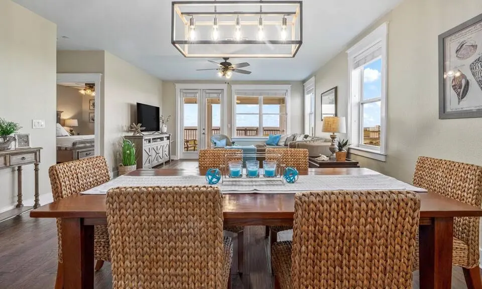 Top-Floor Condo at Pointe West — photo 9