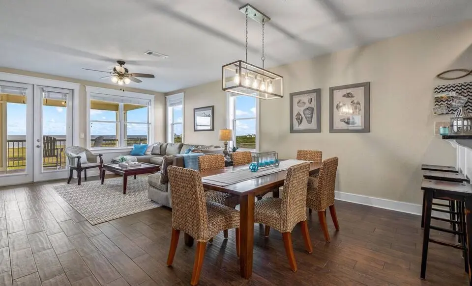 Open-plan dining and living area at Top-Floor Condo at Pointe West