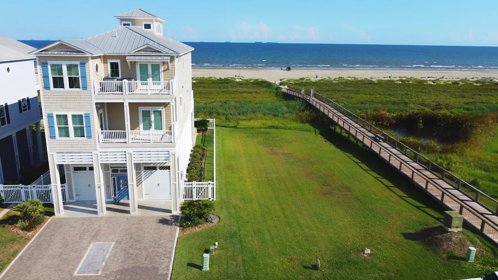 Sandy Sea-cret — Karas Vacation Rentals home in Galveston, Texas