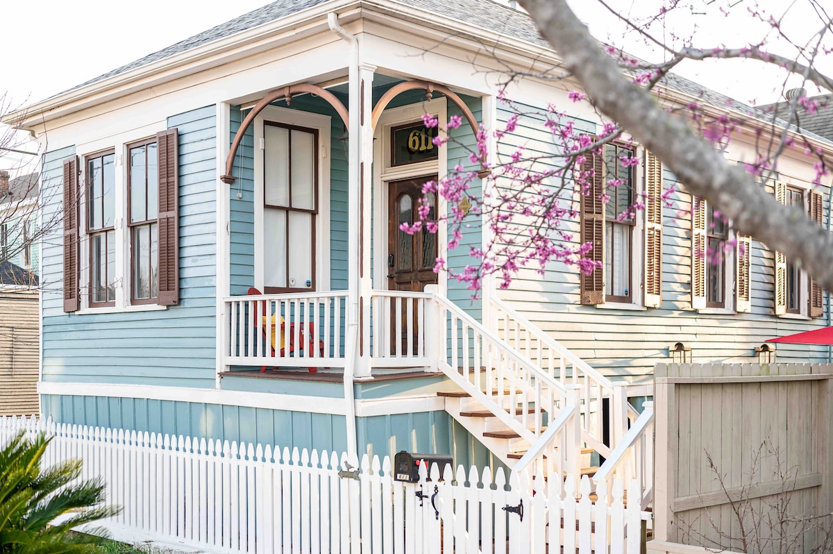 Happy House — Karas Vacation Rentals home in Galveston, Texas